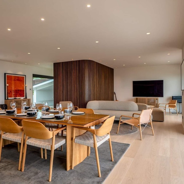 An executive home with stunning ocean views close to Nelson city