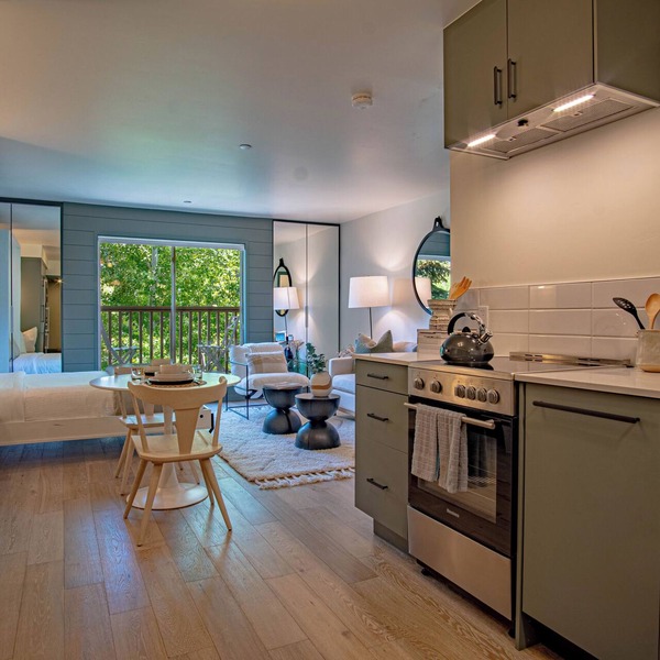Angani Studio - Elkhorn Resort Amenities Included