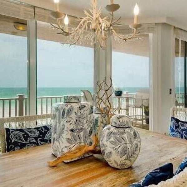 Anna Maria Island Club 45, Condo 2 Bedroom/2 Bath ocean view, maximum occupancy of 4 people. Community pool, Max 1 vehicle.