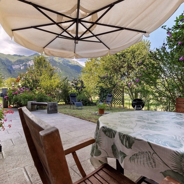 Antico Casolare di Alice with Fireplace and Garden near Molveno