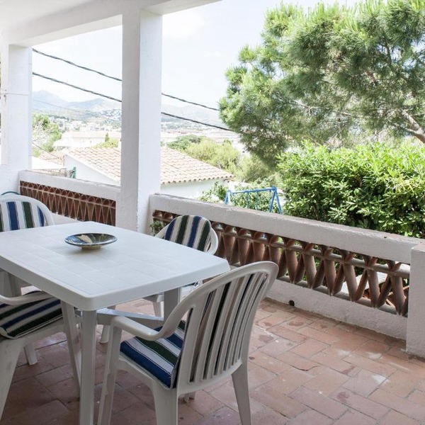 Apartamento con terraza, parking y jardín, a 300m de la playa - ES-228-40