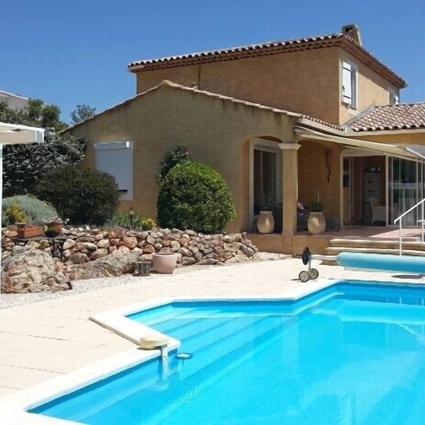 Apartment in villa with pool, oasis of relaxation, view of mountains, quiet on the edge of the village.