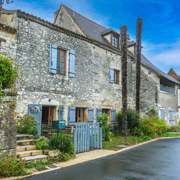 Apartment 'Les Hirondelles' with Private Terrace, Private Garden and Wi-Fi