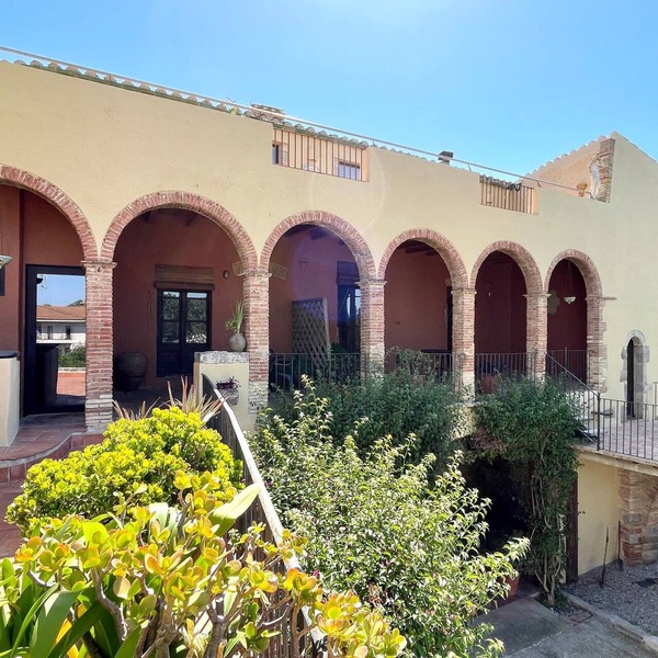 Apartment 'Apartaments Can Gibert - Aiguamolls' with Private Terrace, Wi-Fi and Air Conditioning