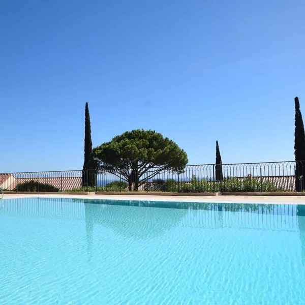 Apartment 'Appartement Chêne Liège' with Sea View, Shared Pool and Wi-Fi