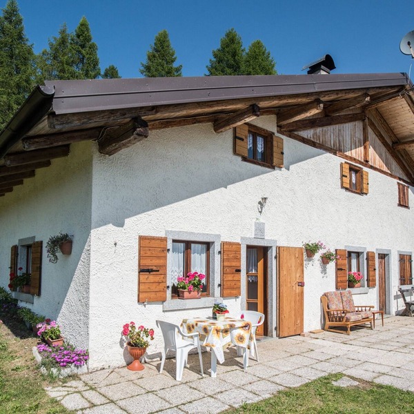 Apartment "Baita Località Cap" with Garden & Mountain View