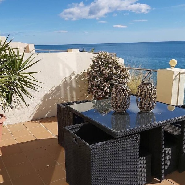 Apartment 'Beach Town Views' with Sea View, Wi-Fi and Air Conditioning
