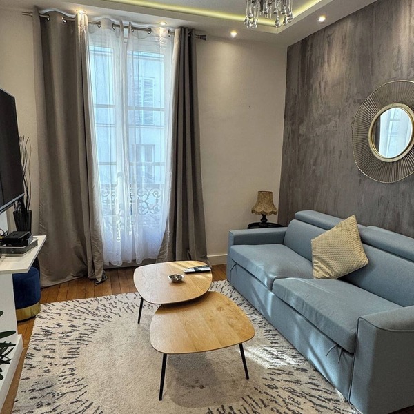 Apartment between the Arc de Triomphe and the Sacré-Cœur