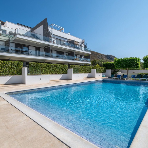 Apartment 'Boquer' with Shared Pool, 2 Private Terraces and Wi-Fi