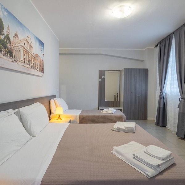 Apartment 'Camera Tripla 101' with Shared Terrace, Wi-Fi and Air Conditioning
