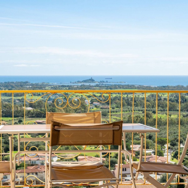 Apartment 'Casa Molas' with Wi-Fi and Air Conditioning