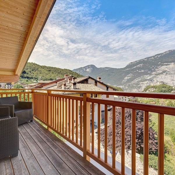 Apartment 'Castle View' with Mountain View, Balcony and Wi-Fi
