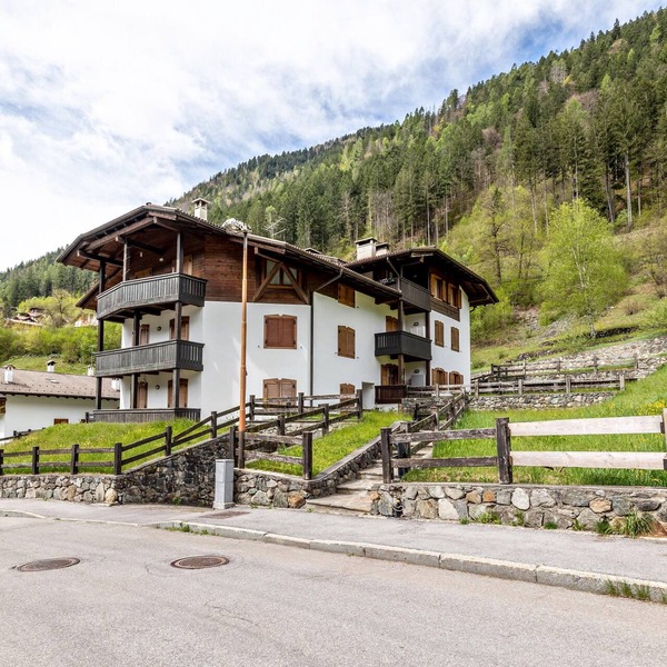 Apartment 'Collini Le Betulle' with Mountain View, Private Garden and Balcony
