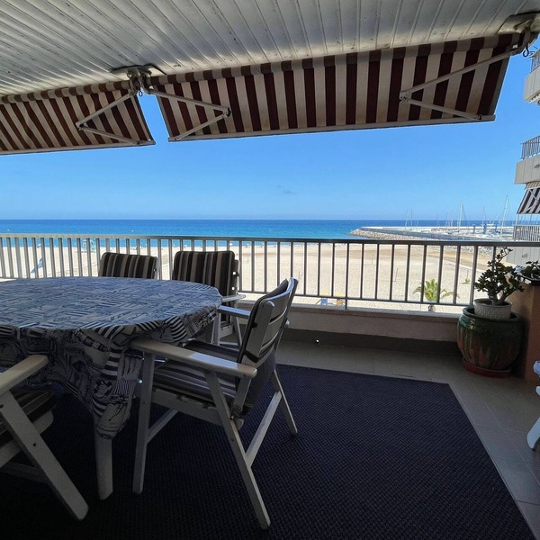 Apartment 'En Primera Línea De Mar' with Sea View, Shared Pool and Wi-Fi