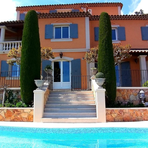 Apartment in charming villa, panoramic view of the sea and the village of Cabris