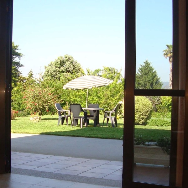 APARTMENT IN RURAL HOUSE OF SANXENXO, AREA NEAR THE SEA WITH WIFI and FREE PARKING