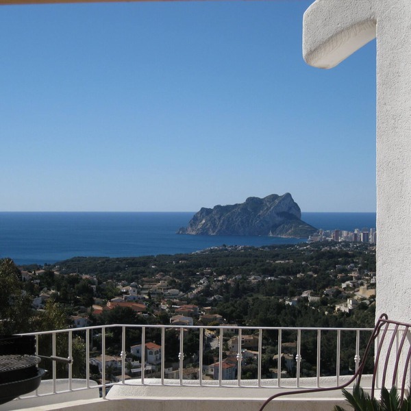 APARTMENT NEW EXCEPTIONAL VIEW ON A COLINNE FACING THE SEA (a swimming pool)