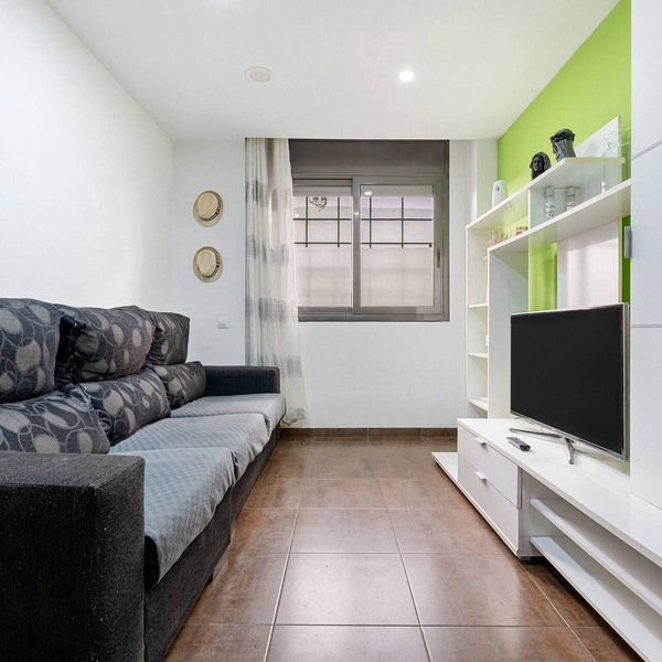 Apartment 'Vendrell Centre' with Wi-Fi and Air Conditioning