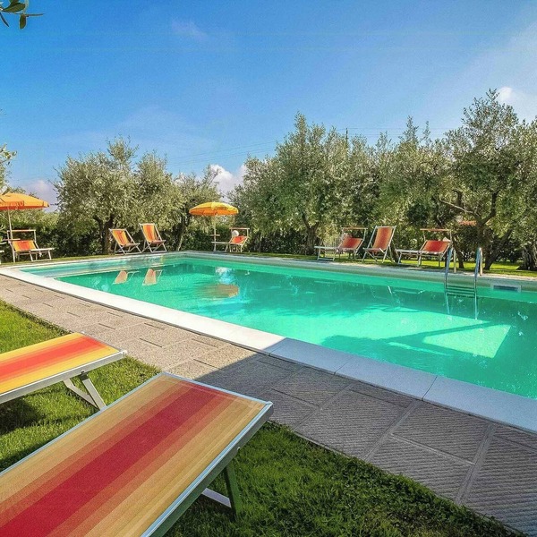 Apartment with pool and private terrace in Tuscany