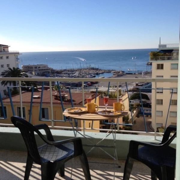 Apartment with a beautiful view in the Port !