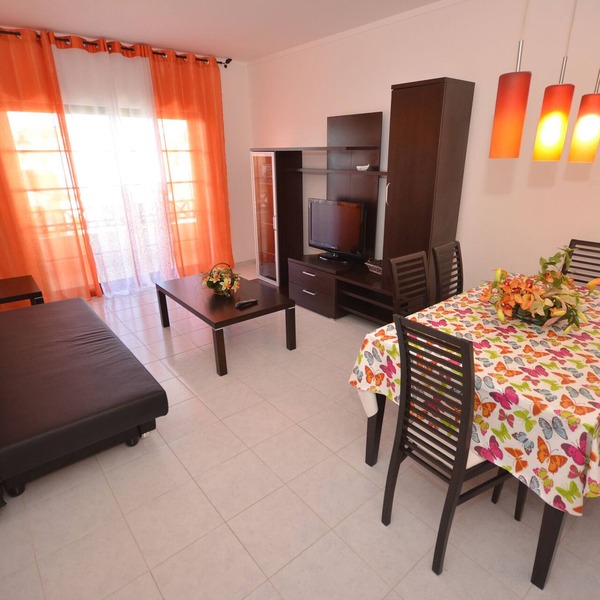 Apartment with pool + WIFI and near the beach - AE