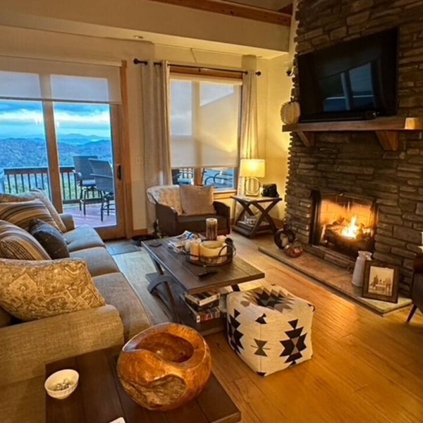 Appalachian Hideaway - Perfect Views - Hatley Pointe less than 5 minutes away