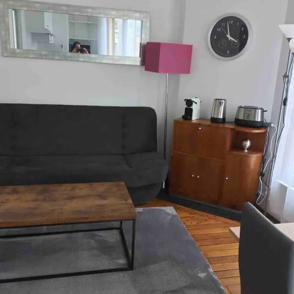 Appartement 2 Pièces Proche Tout Commerces et Proche Métro