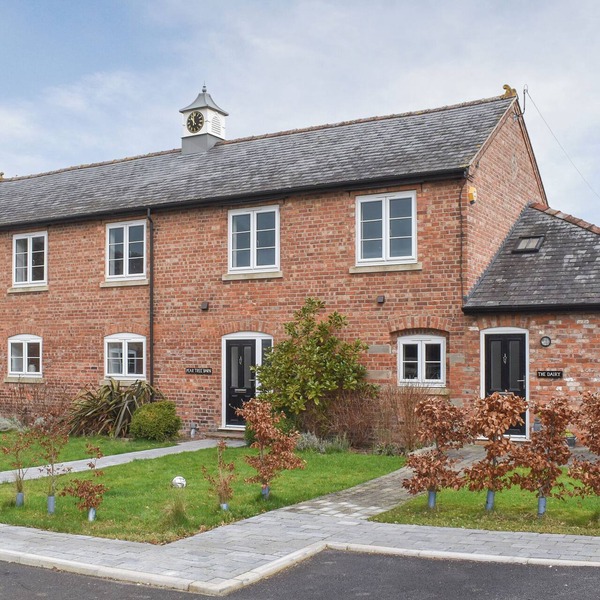 Apple Tree Barn- UK40791