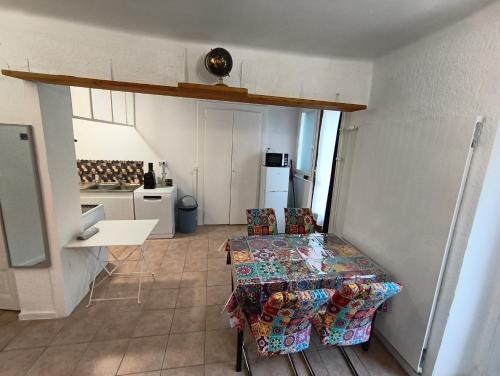 Apppartement dans maison avec terrasse plein sud , Netflix, parking et fibre