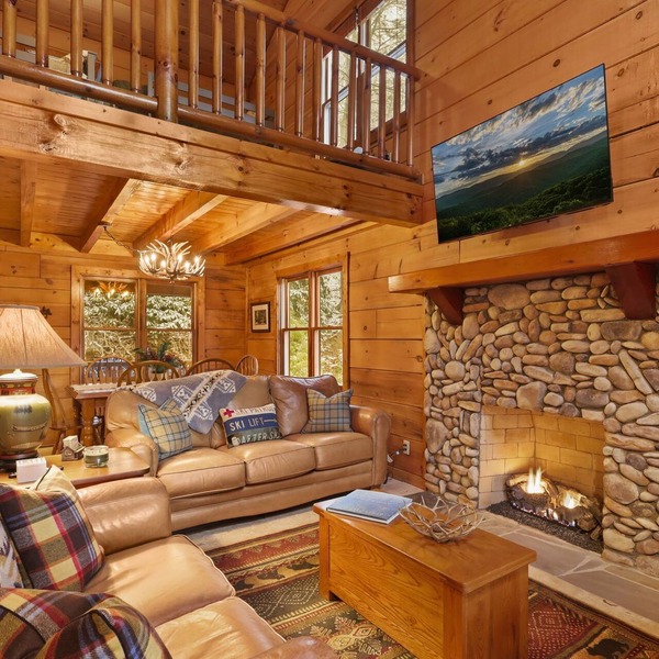 APPsolute Heaven- A 4 Season Mountain Retreat