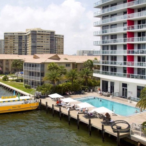 Apt 2 queen beds Incredible view Free Beach Service