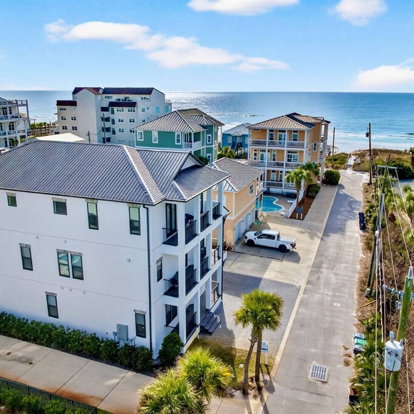 Arcadia Sands: Private Beach, Ocean Views, Pool & Hot tub, Game Room, Bunk Rooms
