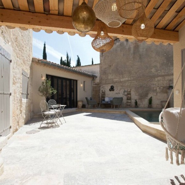 Architect-designed house in Provencal village center with swimming pool