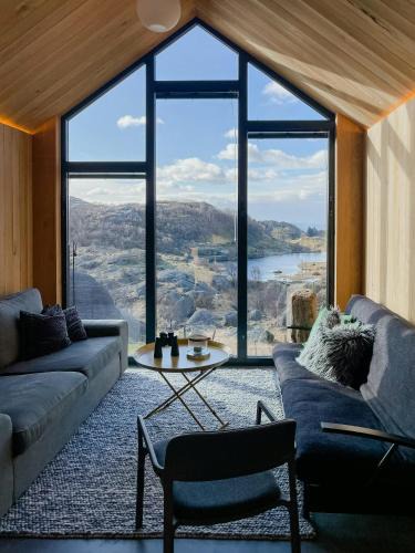 Architect-Designed Gem With Views Of Kistefjellet
