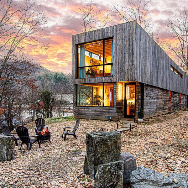 Architect-inspired home, Sauna, Hot Tub, Fire Pit, Heated Deck, Swings, near AVL