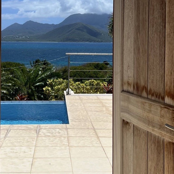 Architecturally Designed Villa in Paradise, Quiet Beach & Blue Water Views