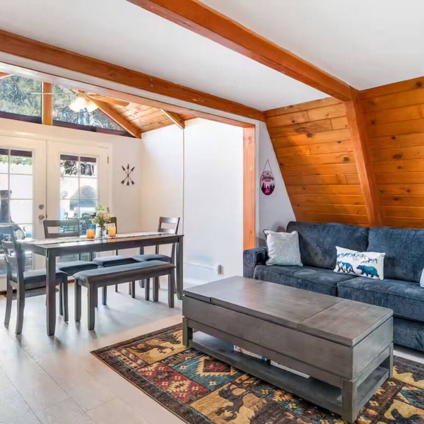 ArrowBear Ranch-2 Bedroom Home w/Wifi and Jacuzzi