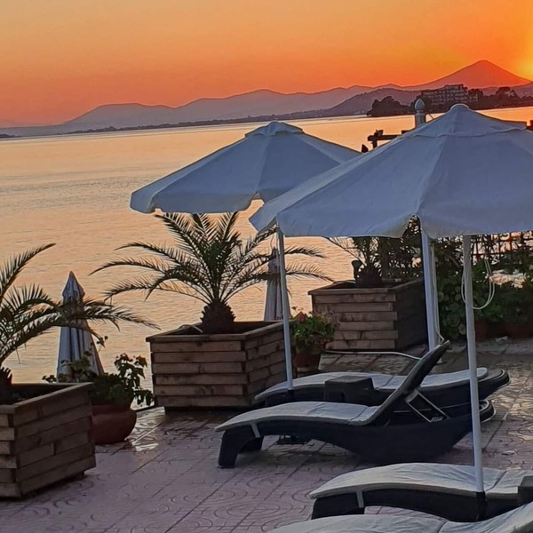 Artemis Hotel