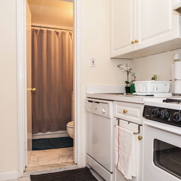 Artist Modern 2 Bedroom Time Square/Central Park Apartment