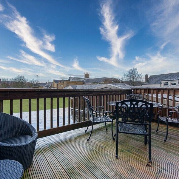 Ashcroft Loft - town centre apartment
