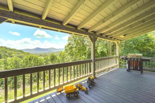 Ashe County Log Cabin: Mountain-View Deck, Sauna