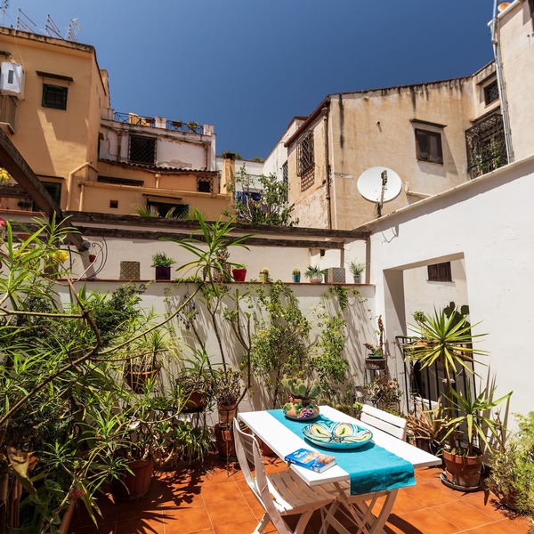 At Kalsa Quiet & Flowered Terrace Free Parking! Ideal for remote working!