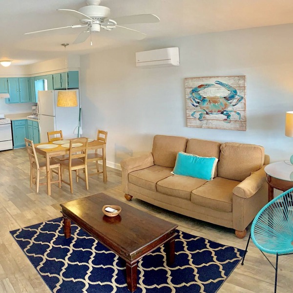 Atlantic Oasis, less than 1 block to the beach! Private & Spacious, Full Kitchen