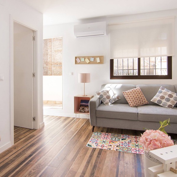 ATTIC NEXT TO BIB RAMBLA FREE WIFI