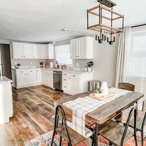 ATW Downtown | Lambeau | EAA | Spacious | Sleeps 9