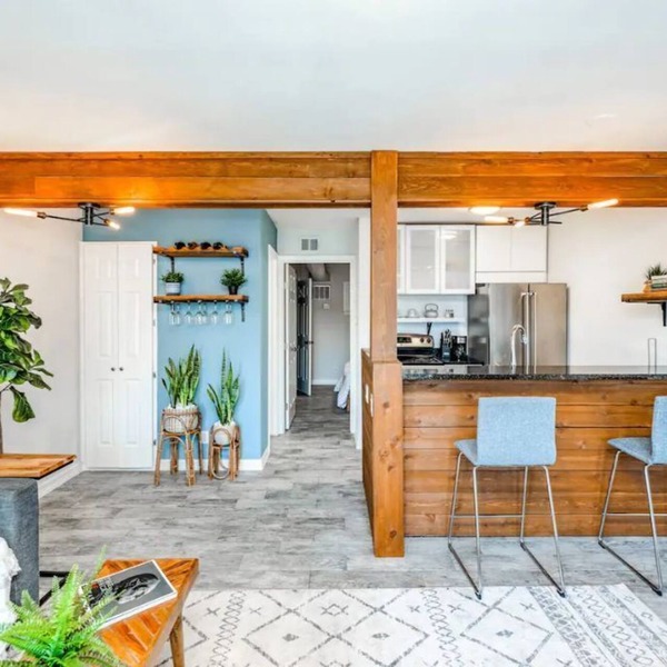 {ATX BOHO CHIC Condo} W 6th St, Pool, Walk or Ride to Downtown, Zilker, and ACL