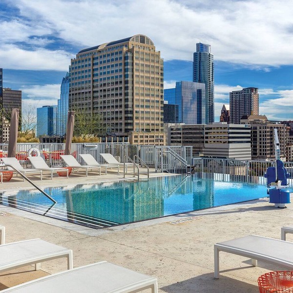 Austin | Couples ATX Base | Pool + Gym