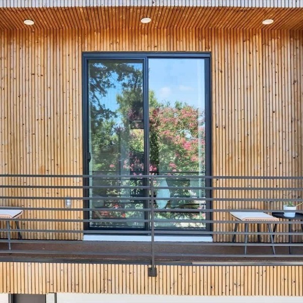Austin's Stylish Treetop Walkable Retreat!