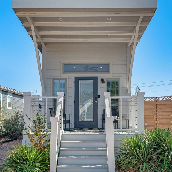 Austin Tiny Home: Fireplace, Shared Pool & Hot Tub