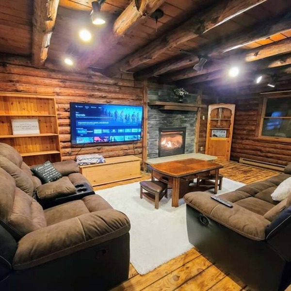 Authentic Log Cabin in the Pocono Mountains